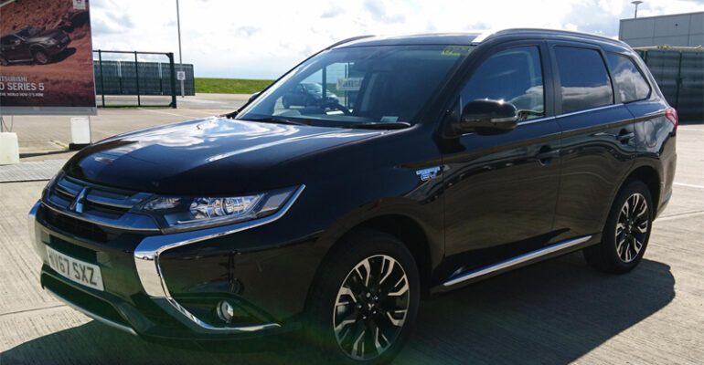 Outlander PHEV Commercial